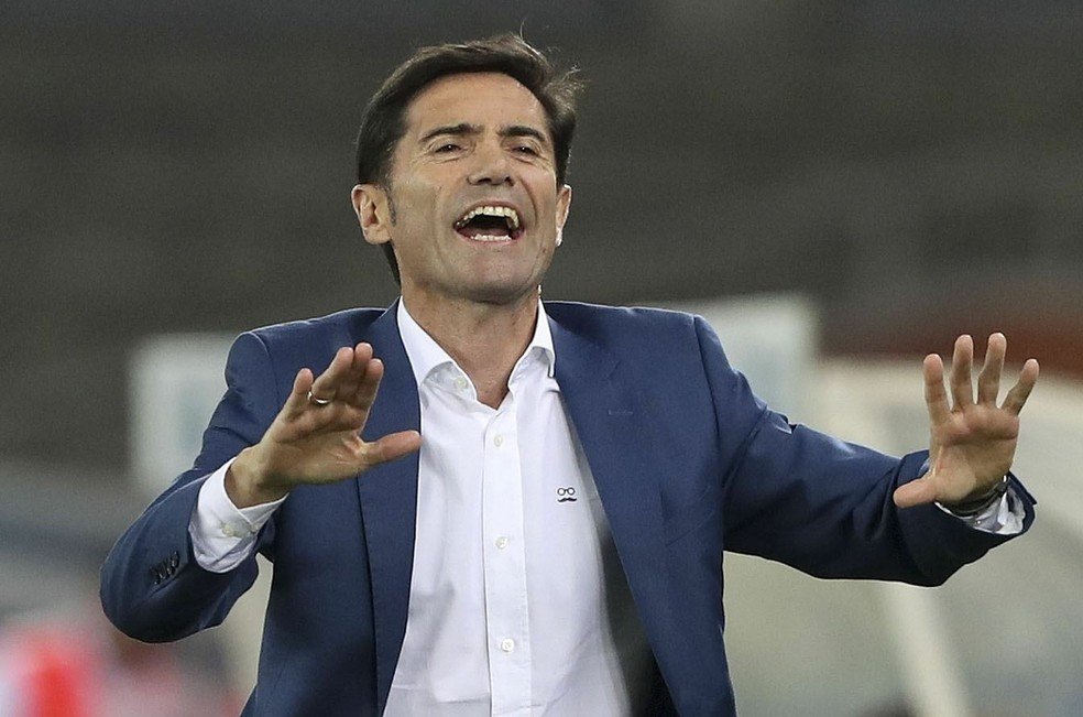 FECHADO - O Valencia anunciou a demissão do técnico Albert Celades, que obteve uma série de resultados ruins após a paralisação devido à pandemia e deixou a equipe fora das posições da Liga dos Campeões.