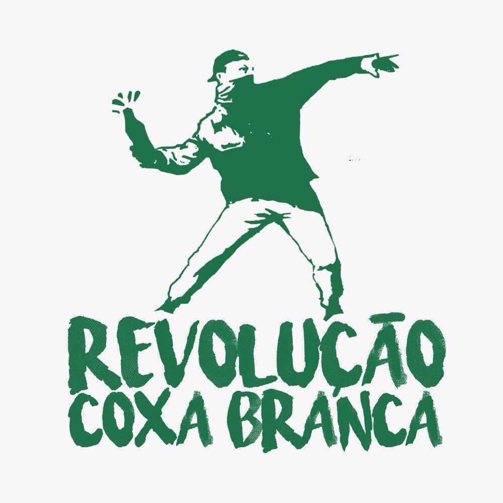 No sul do país, o Coritiba tem a torcida Frente Popular Alviverde e Coxacomunas, contra o fascismo e a favor da democracia. 