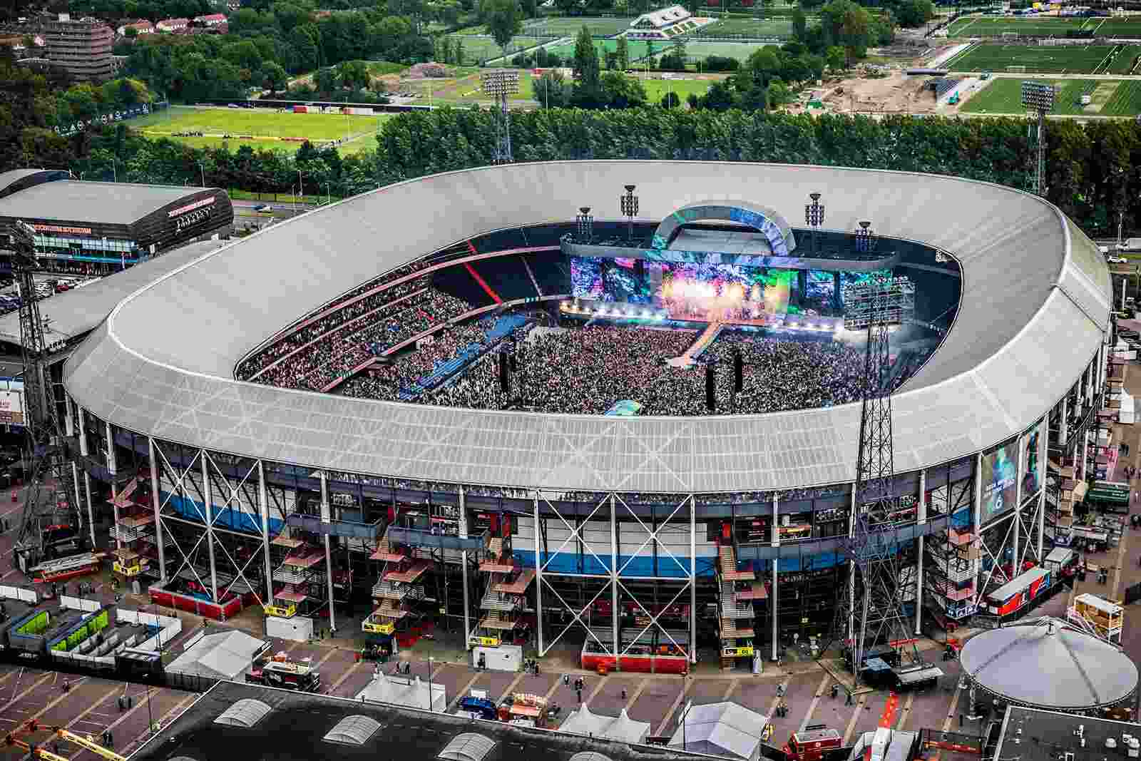 12 - De Kuip - Feyenoord (Holanda)