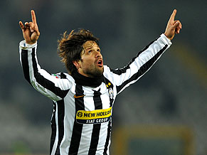 Diego - meia - 2009/2010 - 47 jogos e 7 gols - Clubes no Brasil: Santos e Flamengo