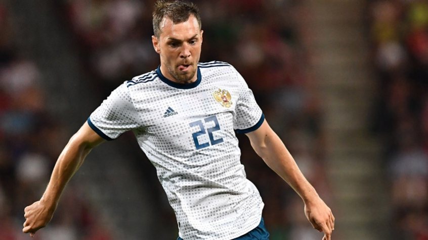 Atacante da Rússia na Copa de 2018, Dzyuba terá seu contrato com o Zenit encerrado no fim da temporada. Ele vale 13 milhões de euros (cerca de R$ 78 milhões), segundo o Transfermarkt.