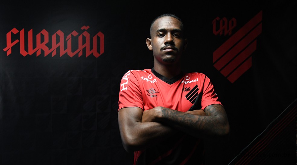 O Athletico é o 'rei' das contratações durante a parada, tendo anunciado quatro nomes. O zagueiro Edu, que estava no Cruzeiro é um dos contratados. Ele assinou com o clube por quatro temporadas.