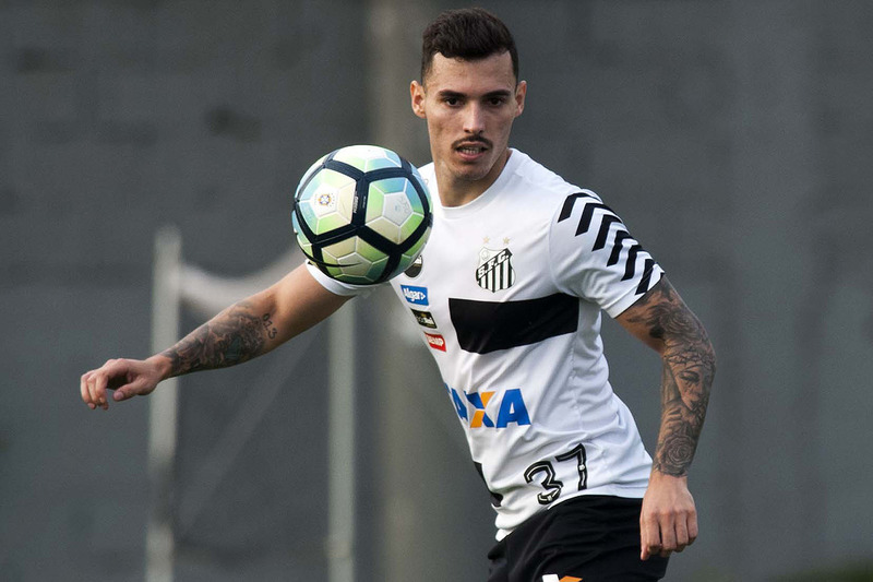 Zeca entrou com uma ação contra o Santos na Justiça alegando o não pagamento do FGTS. O lateral-esquerdo pediu a rescisão contratual e tornou-se mais um atleta a processar o Peixe.