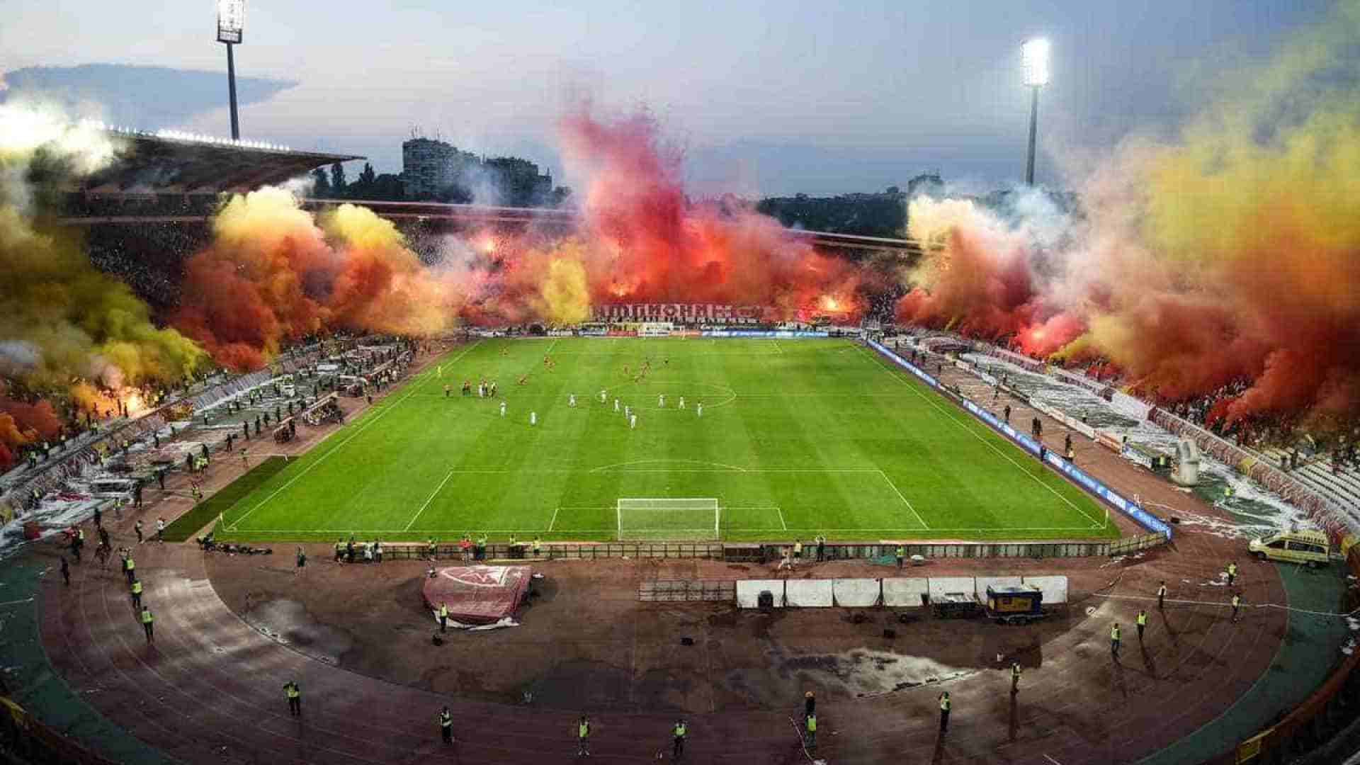 4 - Estádio Rajko-Mitic - Estrela Vermelha (Sérvia)