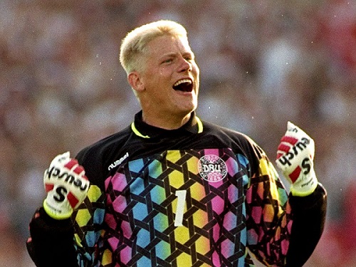 Peter Schmeichel, lendário goleiro dinamarquês, pai de Kasper, que hoje atua pelo Leicester, era o goleiro da seleção derrotada pelo Vasco no Maracanã. 