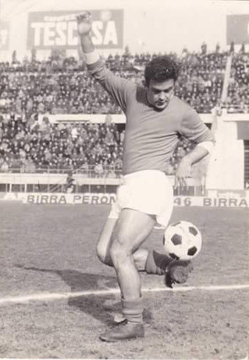 Fernando Puglia - atacante - 1961/1962 - 1 jogo e 0 gols - Clubes no Brasil: Palmeiras, São Paulo, Santa Cruz e Bangu