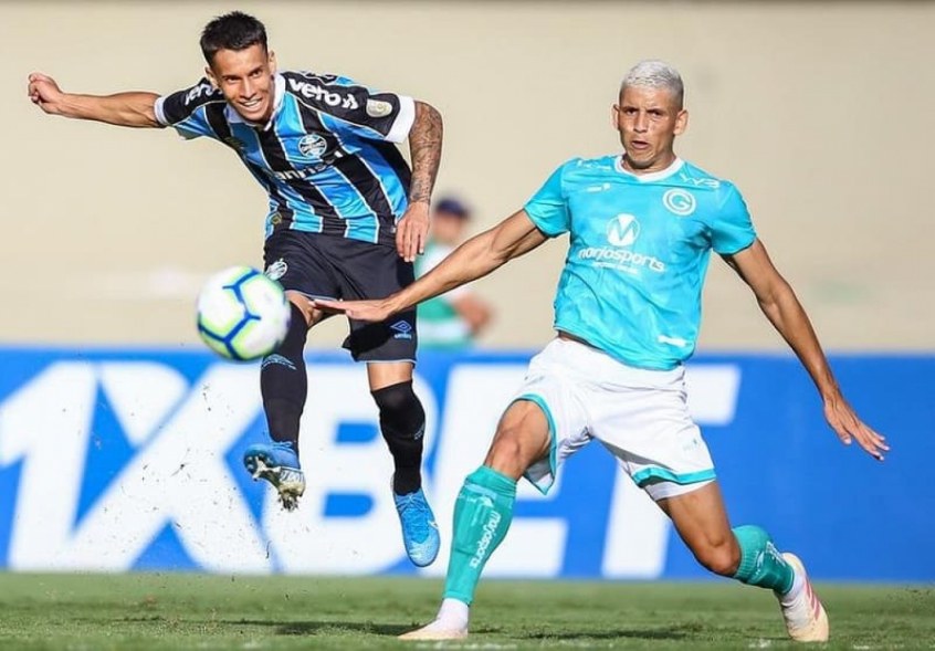 MORNO - O vice-presidente de futebol do Grêmio, Paulo Luz, afirmou ao 'Globo Esporte', que a diretoria gremista está disposta a retomar as conversas para renovar com o meia Ferreira. O acordo dele tem validade até junho de 2021.