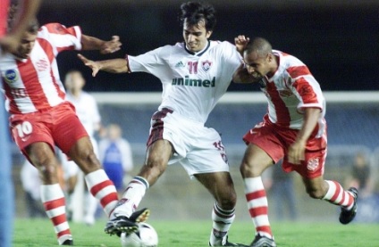 O Campeonato Carioca de 2002 já tinha sido esvaziado devido à crise entre Ferj e clubes, fato que custou um regulamento confuso e uma série de jogos com equipes reservas. No entanto, a cereja do bolo foi a fase final. Mesmo com o Fluminense sendo campeão ao levar a melhor sobre o Americano (que, curiosamente, vencera as Taças Guanabara e Rio), o título foi parar nos tribunais. O Bangu queria a anulação do empate em 0 a 0 com o Tricolor das Laranjeiras, devido ao gol mal anulado do goleiro Eduardo nos acréscimos da semifinal. A decisão só saiu sete anos depois, confirmando o título tricolor.