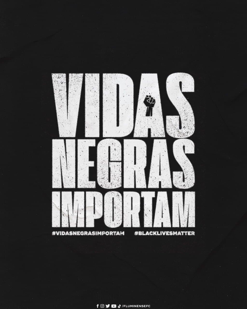 ‘Por George Floyd, João Pedro, Ágatha e tantos outros, LUTE CONTRA O RACISMO! Nunca esqueceremos de Waldo, nosso maior goleador, Washington e Assis, o casal 20’, escreveu o Fluminense.