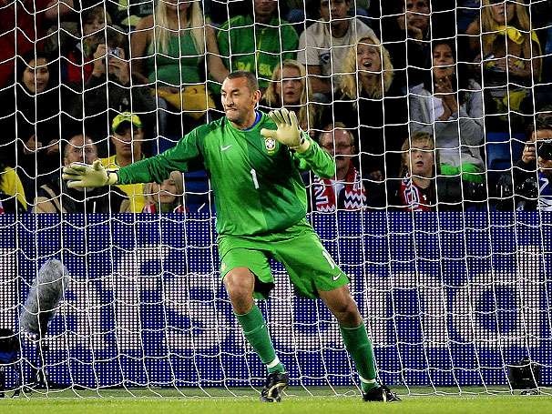 GOMES - Agora, os reservas. O goleiro Gomes estava no Tottenham durante a disputa da Copa, onde permaneceu até 2014. Jogou no futebol alemão, mais precisamente no Hoffenheim, e agora está no Watford, da Inglaterra.