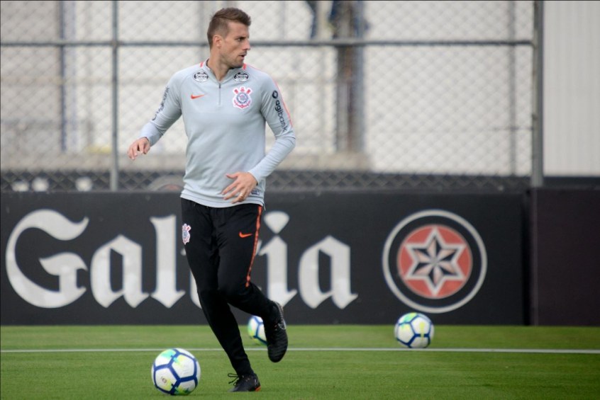 7º - Henrique - 4 gols pelo Corinthians em 50 jogos na Neo Química Arena