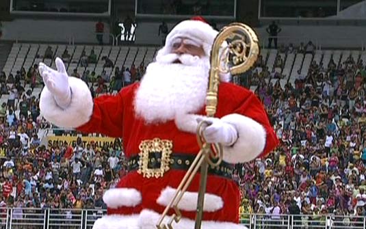 Um evento tradicional no Rio de Janeiro foi a chegada de Papai Noel. O "bom velhinho" desembarcava no estádio para o delírio dos cariocas, em um evento que contou durante as últimas décadas com presenças de artistas como Xuxa, Os Trapalhões e Eliana.