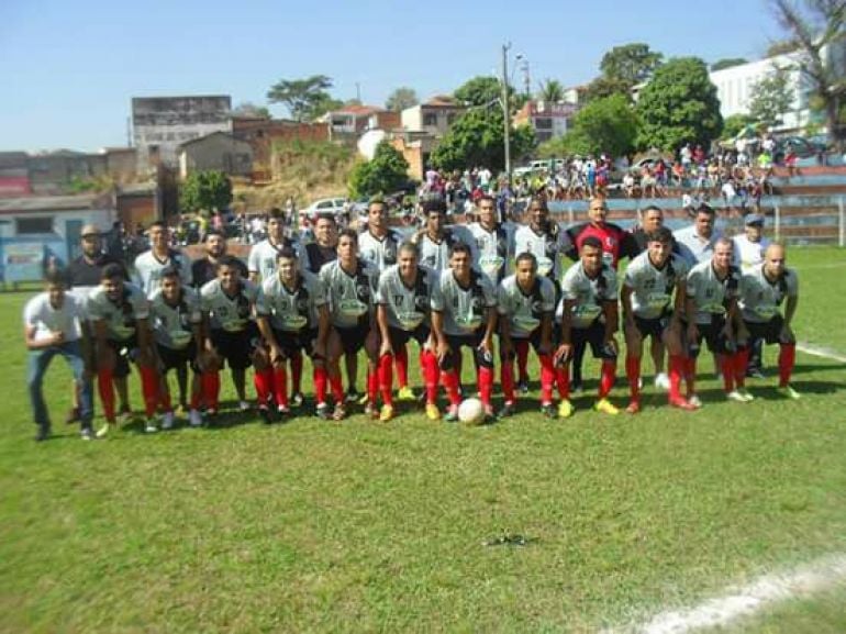 Clube que revelou o goleiro Fábio e o centroavante Brandão, o União Bandeirante fechou as portas após o Campeonato Paranaense de 2006, também devido à insolvência financeira.