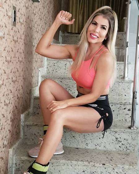 Cristiane Maravilha, mulher do ex-jogador Túlio Maravilha, foi convidada para participar do reality show. Em 2018, participou do "Power Couple" junto do marido.  Túlio participou da edição passada com outros peões.