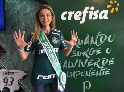 15. "Era Crefisa" - Em 2015, o Palmeiras fechou um acordo de patrocínio com a Crefisa. A chegada da empresa abriu um novo caminho no mercado para a Palmeiras que, com a ajuda financeira da empresa, contratou Barrios, Borja, Guerra e Dudu.