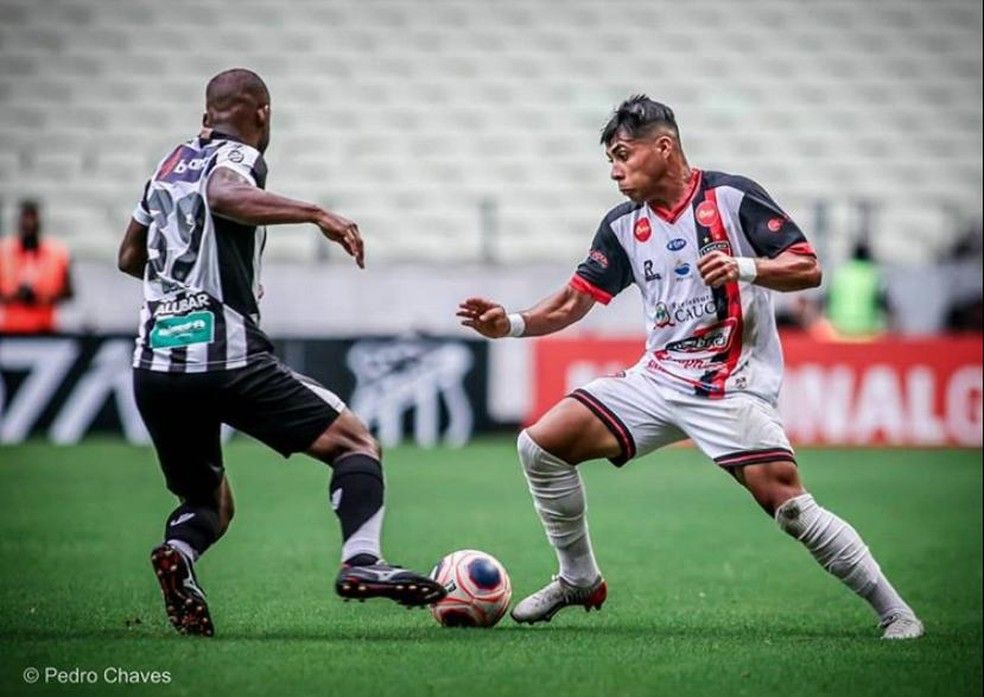 O Ceará assinou um pré-contrato com o atacante Vitor Jacaré de 20 anos. O atacante que defendeu o Caucaia no Campeonato Cearense estabeleceu vínculo com Vovô por três anos. 