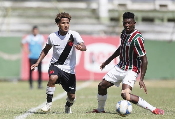 João Pedro - estreou em 2020 - 1 jogo e 0 gols - Outro destaque das últimas Copinhas, João Pedro ganhou sua primeira oportunidade esse ano.