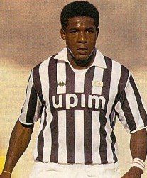 Júlio César - zagueiro - 1990/1994 - 125 jogos e 6 gols - Clubes no Brasil: Guarani, Botafogo e Rio Branco-SP