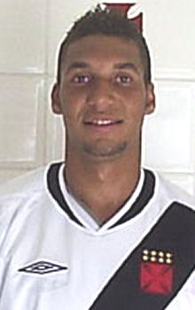 Léo Borges - estreou em 2003 - 8 jogos e 0 gols pelo Vasco - encerrou a carreira em 2011, no Irã