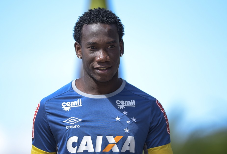 ESQUENTOU - O Cruzeiro informou durante a live do presidente Sérgio Santos Rodrigues nos canais oficiais do clube que chegou a um acordo com o Independiente Del Valle em relação à ação movida pelo clube equatoriano na FIF, referente ao atleta Kunty Caicedo, contratado no final de 2016. A Raposa pagará 650 mil dólares (cerca de 3,4 milhões de reais).