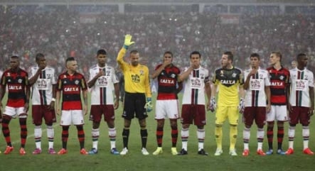 2015 - Jogadores do Flamengo e Fluminense protestaram contra o regulamento, que impedia críticas à competição. Ao entrarem em campo no clássico, taparam suas bocas.