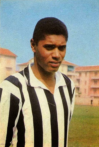Nené - atacante - 1963/1964 - 34 jogos e 12 gols - Clubes no Brasil: Santos