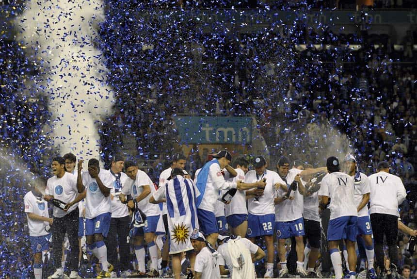 Falando nele, o Porto tem cinco títulos seguidos do Português, entre 94 e 99, e quatro seguidos, entre 2005 e 2009.