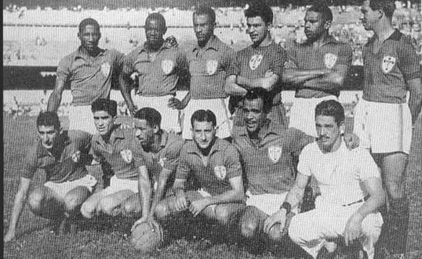 9º - Portuguesa - 1 título - Em 1952, a Portuguesa de Pinga, Djalma Santos e Nininho ficou com o título de campeão do Rio-São Paulo ao empatar com o Vasco em 1 a 1 (havia vencido o 1º jogo em São Paulo por 4 a 2)