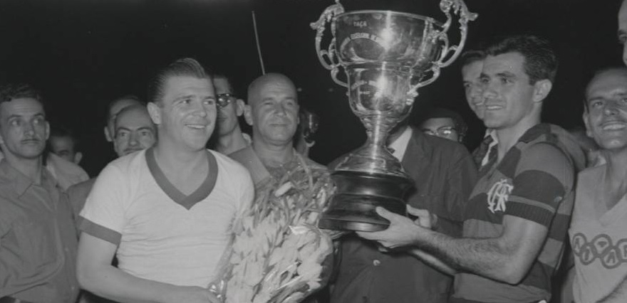 Um dos maiores jogadores da história do futebol mundial, Puskás atuou mais de uma vez no Maracanã. Em 1957, marcou dois gols na derrota do Honved, da Hungria, para o Flamengo por 6 a 4. Dias depois, a equipe bateu o Botafogo de Garrincha por 4 a 2. Puskas ainda retornaria ao Maior do Mundo em 1961, dessa vez vestindo a camisa do Real Madrid. Puskás passou em branco no empate em 2 a 2 com o Vasco.