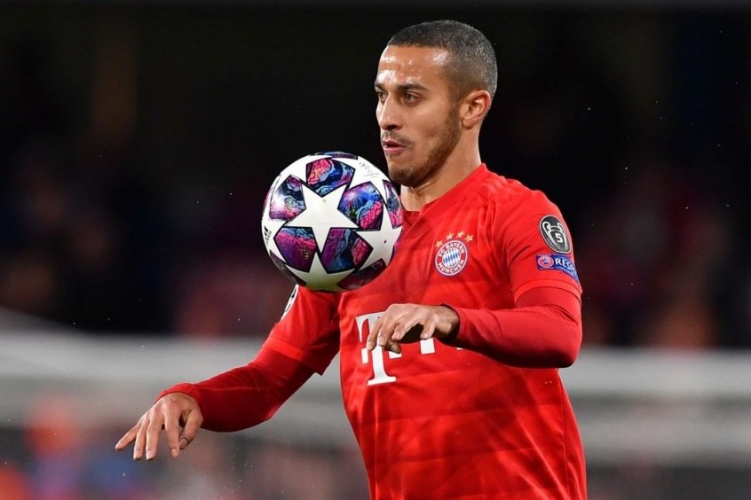 ESQUENTOU - Um dos nomes mais cobiçados no mercado de transferência para a próxima temporada é o de Thiago Alcântara. O Manchester United entrou na disputa, segundo o diário espanhol "Marca". O Liverpool é outro interessado no meia.