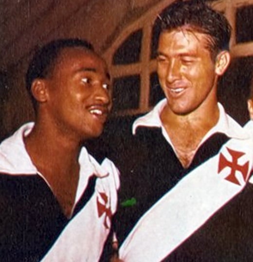 30/06/1957 - Benfica 2x5 Vasco - Gols do Vasco: Válter (na foto junto de Bellini) (2), Sabará, Pinga e Livinho