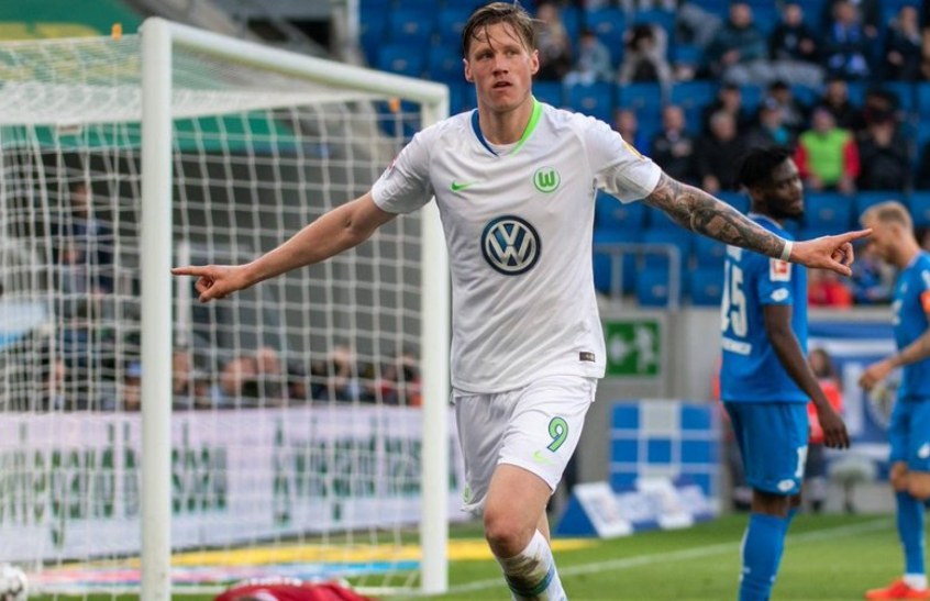 ESQUENTOU - Segundo o jornalista, Christian Falk, o atacante do Wolfsburg, Wout Weghorst, pode se transferir para o Tottenham pelo valor de 35 milhões de euros.