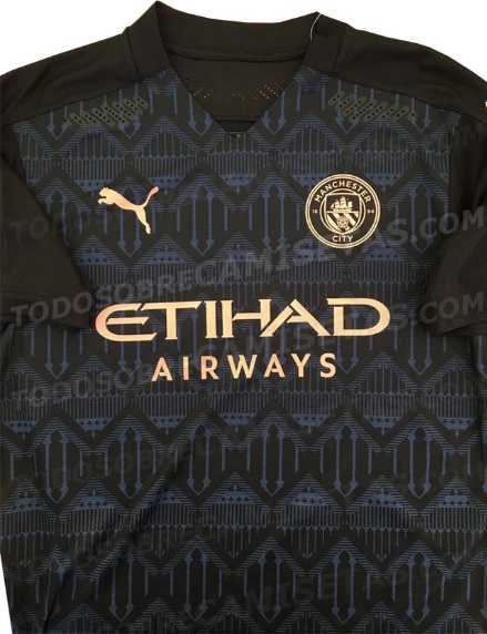 A segunda camisa de 2020 também pode ser considerada como uma das mais bonitas do clube. O padrão foi inspirado em Castlefield, local histórico na cidade de Manchester que conserva as ruínas da era romana.