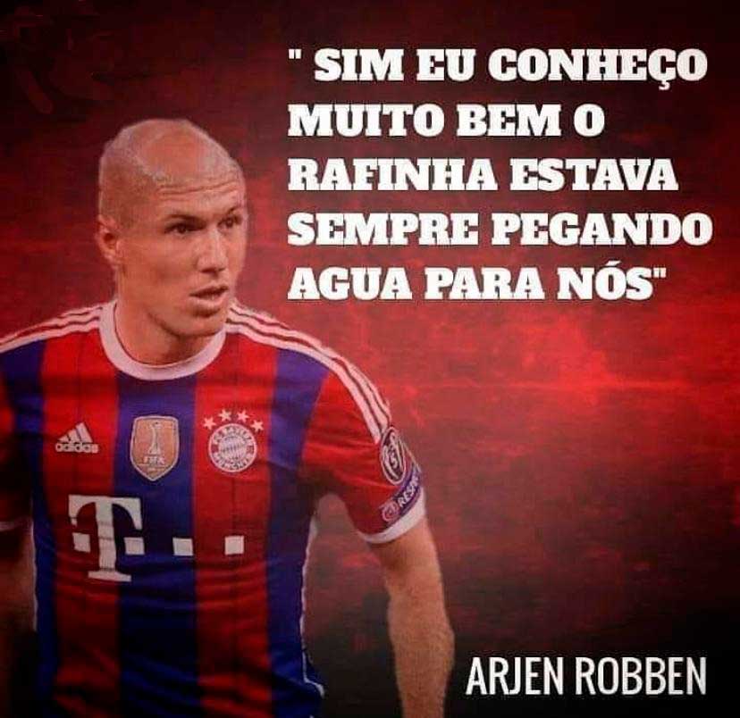 Gatorade, colete, banco... rivais provocaram lateral Rafinha, do Flamengo, afirmando que o jogador só ficava no banco do Bayern de Munique