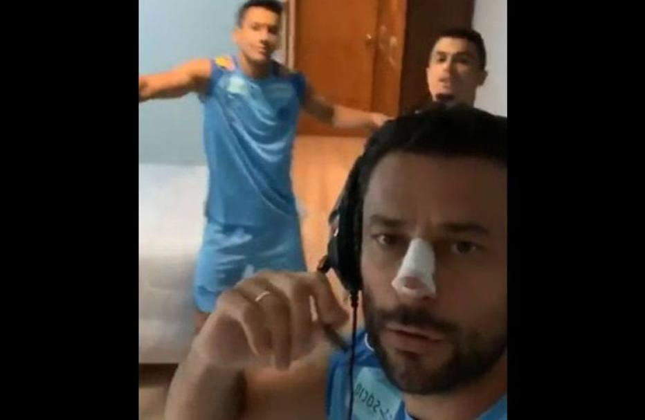 Fred, o “rei dos stories”, é um dos atletas que costumam brincar bastante nas redes, como aconteceu na época do “piscininha, amor”, que envolvia outro jogador, Egídio. Os dois estão atualmente no Fluminense.