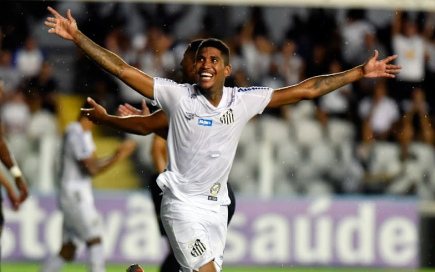 Santos - Jogadores emprestados até o fim de 2022: Raniel - Vasco (foto), Gabriel Pirani - Cuiabá, Willian Maranhão - Atlético-GO, Jobson - Náutico, Guilherme Nunes - ABC, Allanzinho - Tombense e Anderson Ceará - Santa Cruz. 