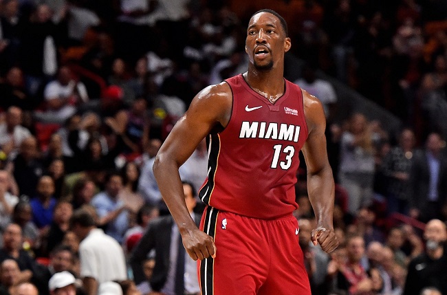 Bam Adebayo (pivô) - Um dos finalistas ao prêmio de jogador que mais evoluiu (MIP) nesta temporada, Adebayo é a âncora defensiva no garrafão do Heat e terá a difícil missão de ser o marcador primário de Antetokounmpo. Além disso, o pivô é um dos principais criadores de jogadas da equipe (média de 5,1 assistências) e o líder do time em rebotes (10,2), tocos (1,3) e aproveitamento nos arremessos de quadra (55,7%).
