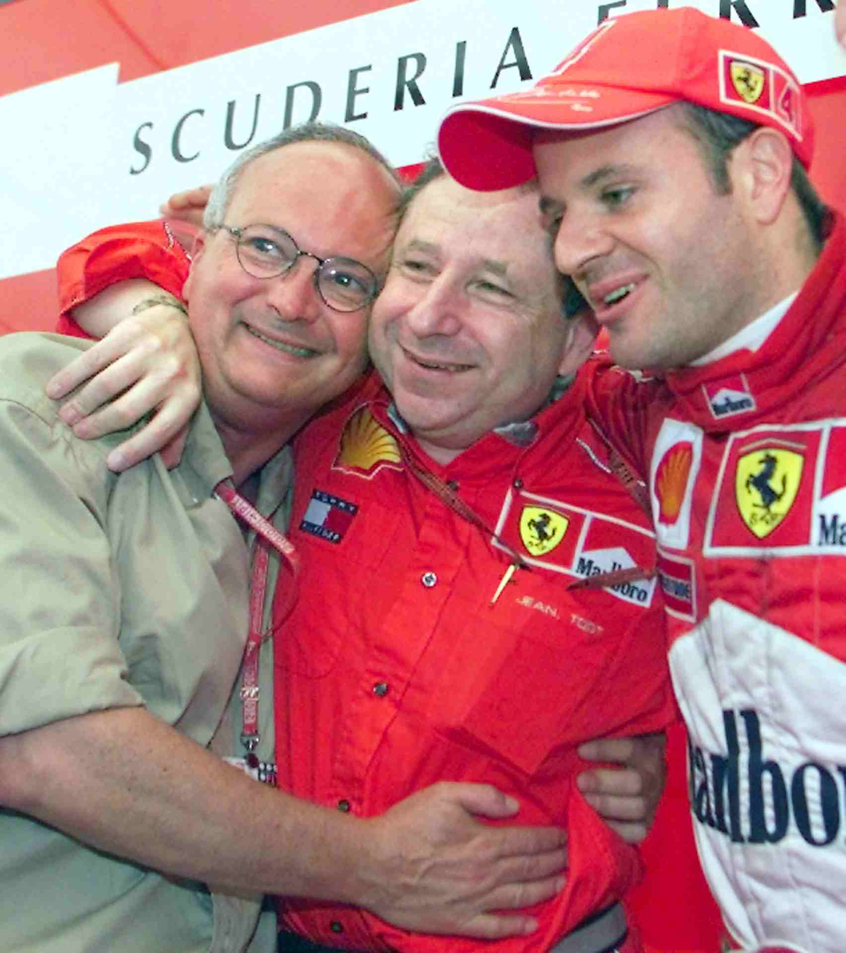 Barrichello posa com Jean Todt, à época trabalhando na Ferrari