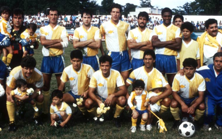 No Uruguai, duas equipes que nunca haviam vencido o campeonato nacional levantaram a taça na virada dos anos 80 para os 90. Em 1989, o Progresso conquistou a taça, já no ano seguinte, foi a vez do Bella Vista (foto) garantir o seu primeiro e único título do Campeonato Uruguaio. O Rampla Juniors, por sua vez, garantiu sua conquista na temporada de 1927.