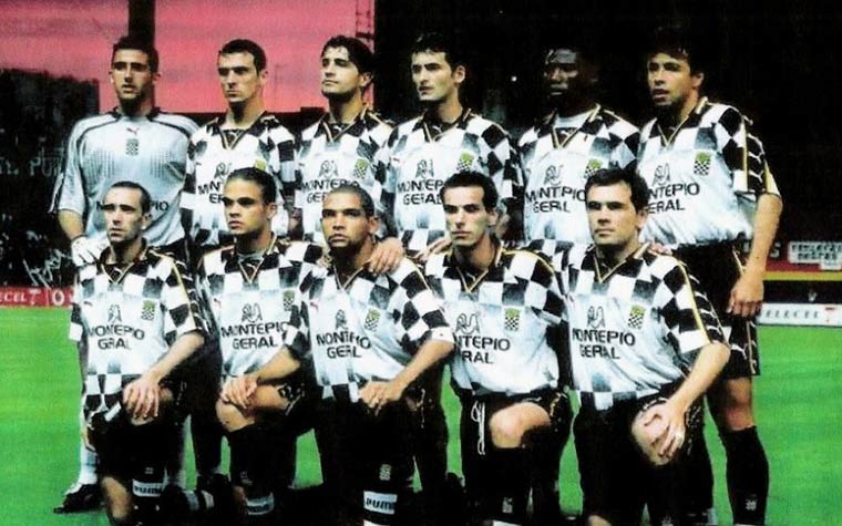 Boavista 2001 - Pela segunda vez na história, um time sem ser Porto, Benfica e Sporting conquistava o campeonato português. A história foi feita.