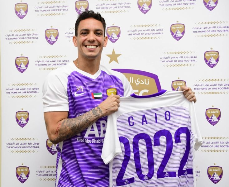 O atacante Caio, talismã do Botafogo no título carioca de 2010, veste a camisa do Al-Ain, time do Emirados Árabes, desde 2019. O vínculo vai até 2022.