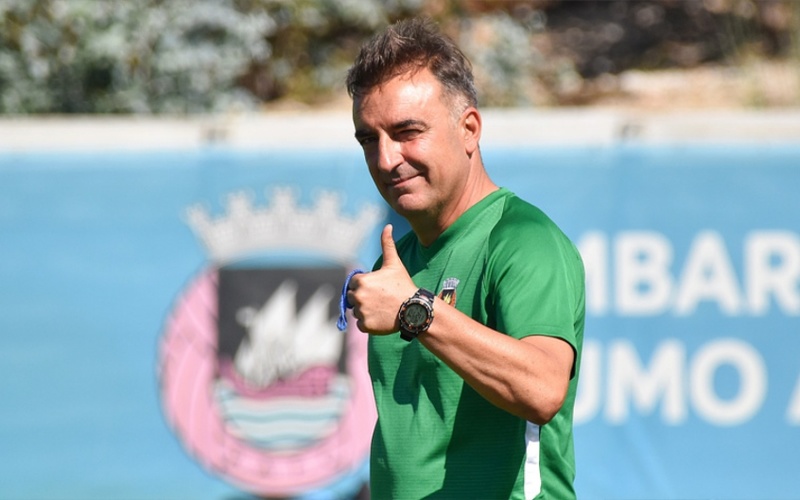 FECHADO - Após receber proposta do Flamengo, Carlos Carvalhal será o novo treinador do Braga. Mesmo sem anúncio oficial, o clube português enviou um comunicado à Comissão do Mercado de Valores Mobiliários (CMVM) de Portugal para informar a entidade do estabelecimento do vínculo, que será válido por duas temporadas. 