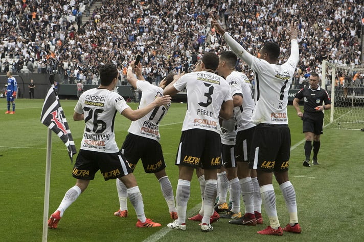 Corinthians - 2017: O Corinthians venceu novamente o primeiro turno do Campeonato Brasileiro em 2017, com 47 pontos. Ao final da competição, a equipe foi campeã brasileira.