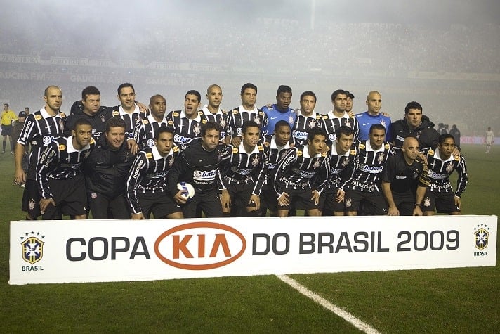 Jogo de ida da final de 2009: Corinthians 2 x 0 Internacional - Na volta, as equipes empataram por 2 a 2 e o Corinthians foi campeão. 