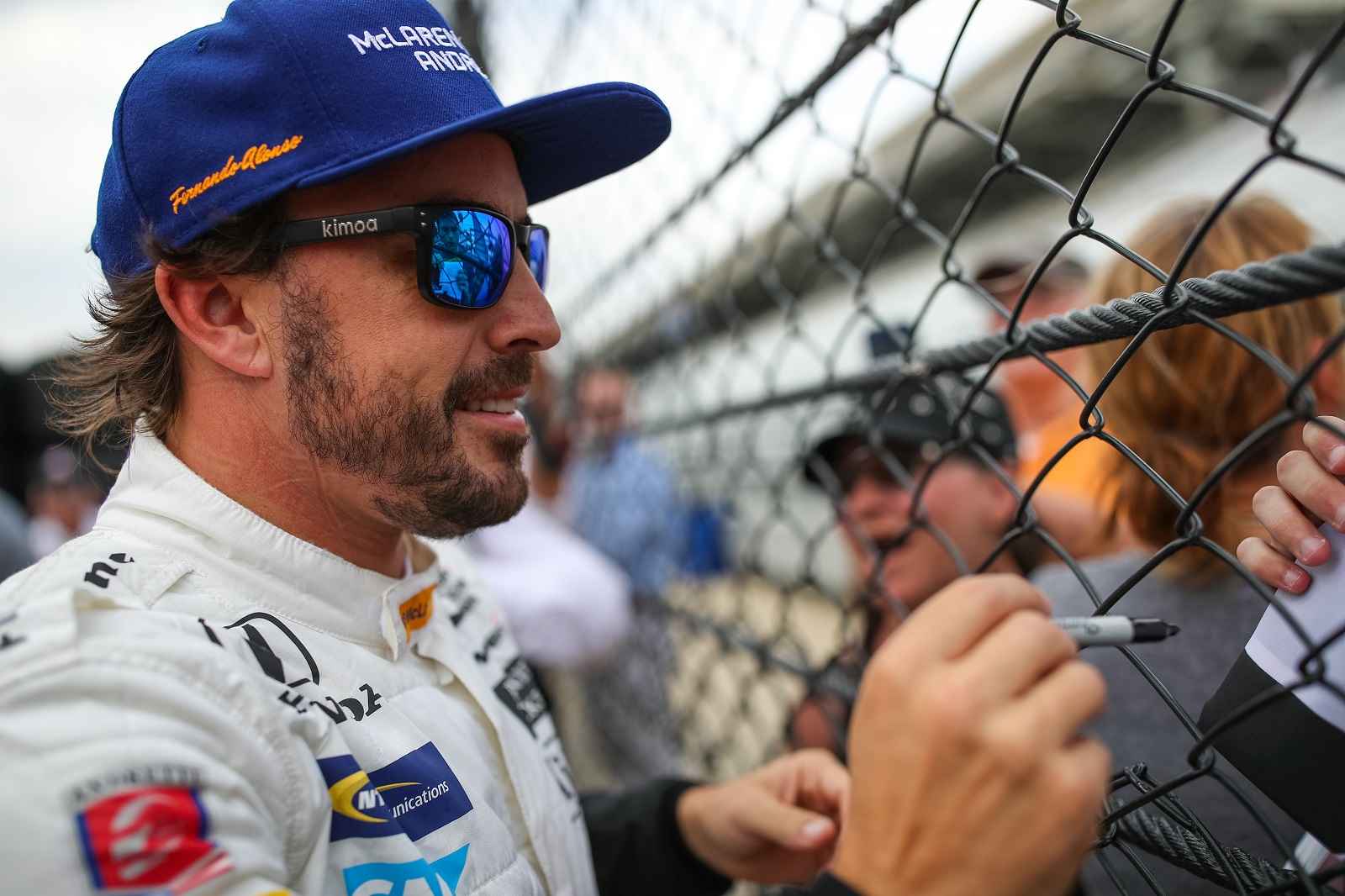 Alonso atraiu a atenção de fãs e foi uma verdadeira atração na categoria