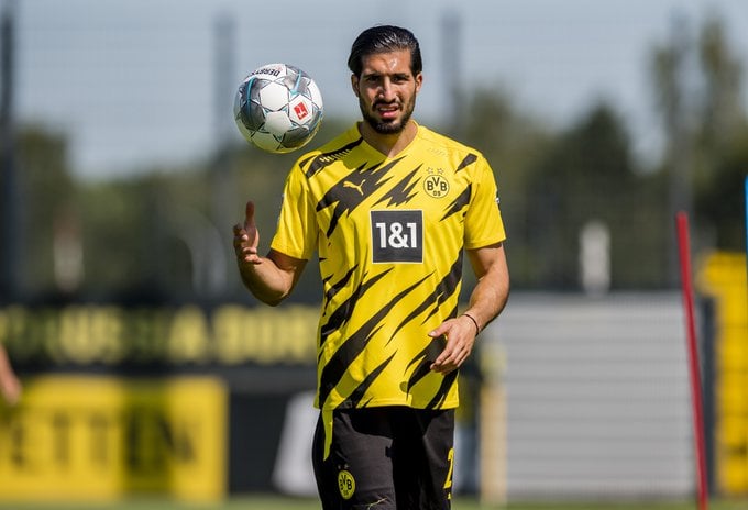 O Dortmund seguiu o mesmo caminho e lançou a nova camisa “elétrica”, por conta do design, já com o novo patrocinador máster, o 1&1, também no ramo de telecomunicações.