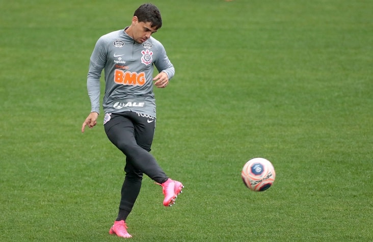 Fagner: "Bom voltar para casa, mas bom mesmo vai ser quando puder jogar de novo, aí vai ficar melhor ainda"