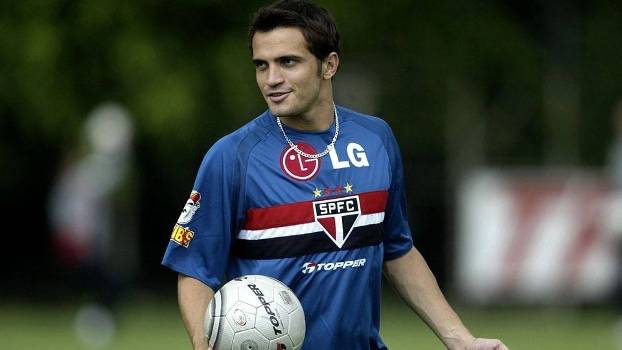 Falcão se aventurava nos gramados e era atleta do São Paulo