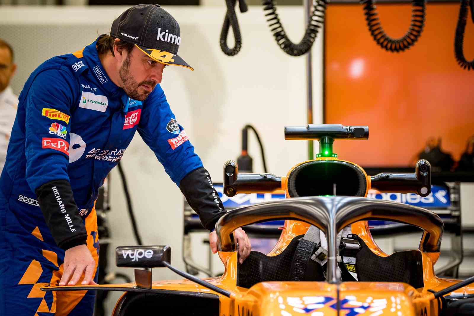 Era apenas contar os minutos para encerrar a segunda passagem pela McLaren