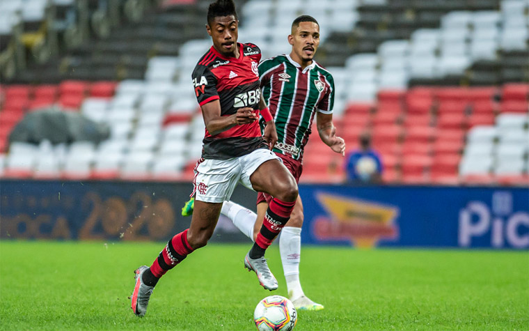 BRUNO HENRIQUE- Flamengo (C$ 12,01) Considerando o imenso potencial ofensivo da equipe rubro-negra, dobrar os seus atacantes é uma ideia válida. O ponta marcou três gols e duas assitencias nas tres últimas partidas e é o cobrador de pênaltis do Mengão que é capaz de fazer muitos gols independentemente do confronto! Mesmo diante do Vasco em São Januário, o Flamengo atravessa um momento muito melhor!